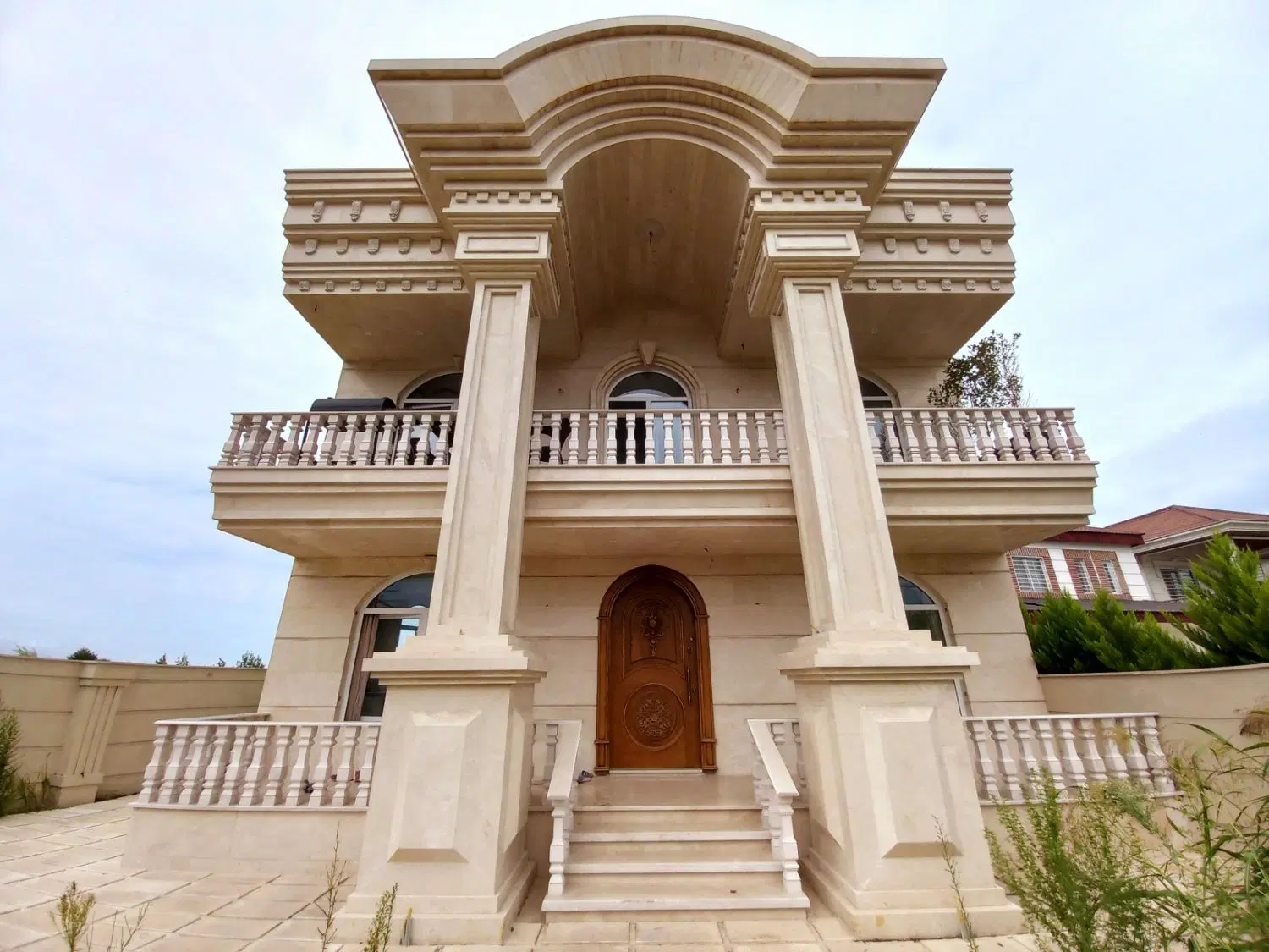 اجاره ویلا استخر دار لوکس مالک هستم