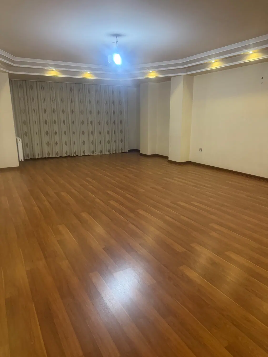 اجاره واحد مسکونی طبقه چهار