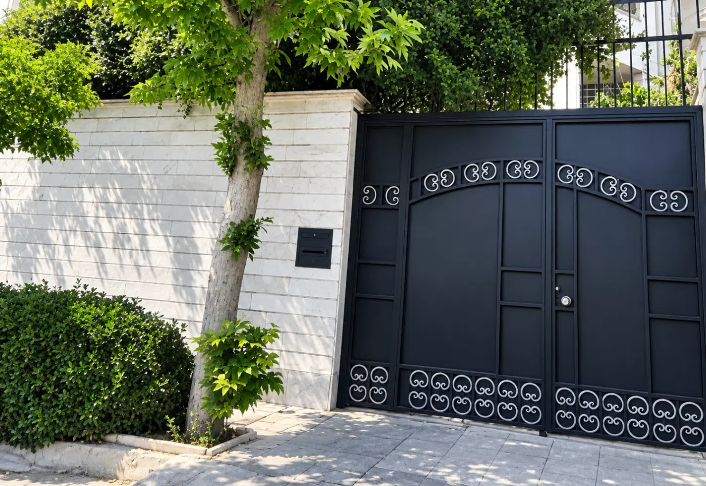 فروش گلنگی ۲۷۰ متر _ بر ۹ _ نیروهوایی