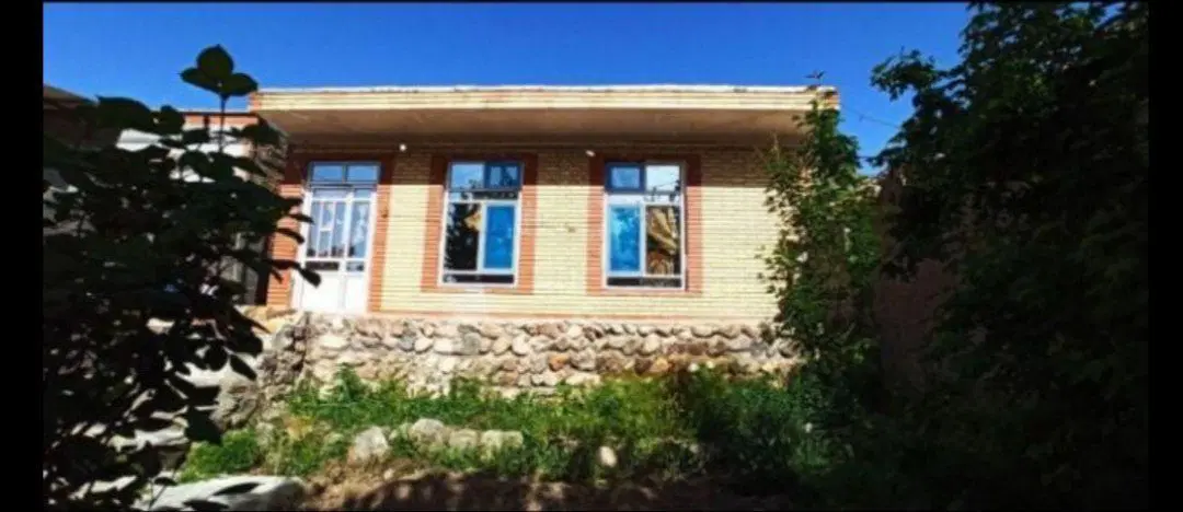 یک  باب ساختمان زیربنا60متر تازه ساخت حیاط ۴۰۰متر