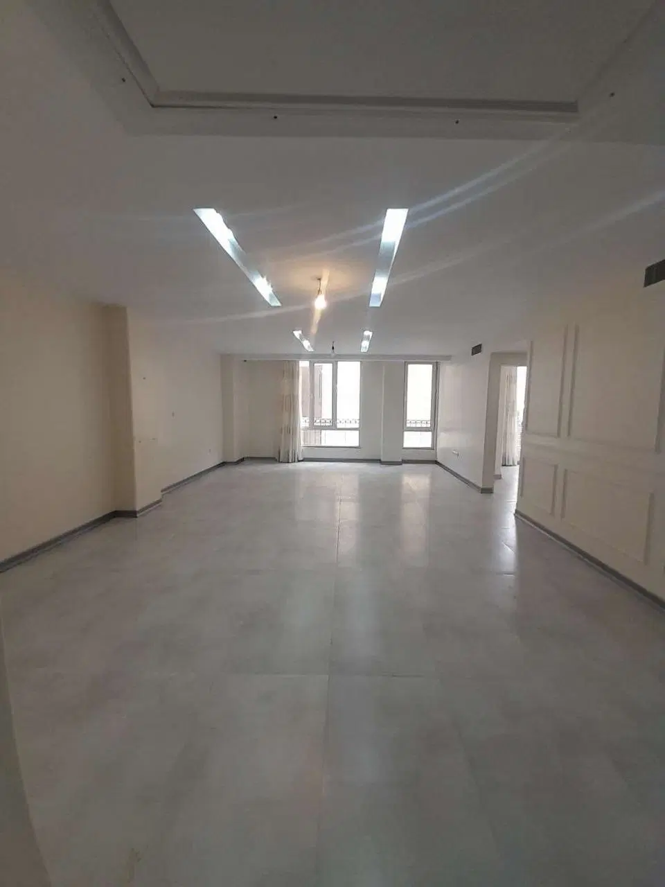 آپارتمان ۱۱۰ متری نوساز واقع در دارآباد