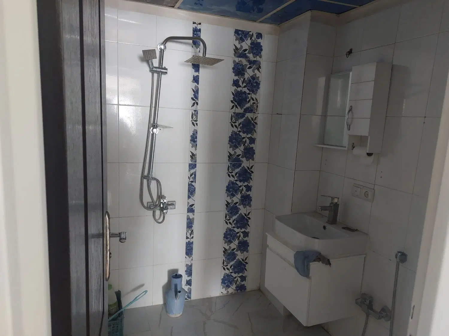 ۵۴ متری فول طبقه سوم  با آسانسور  پارکینگ