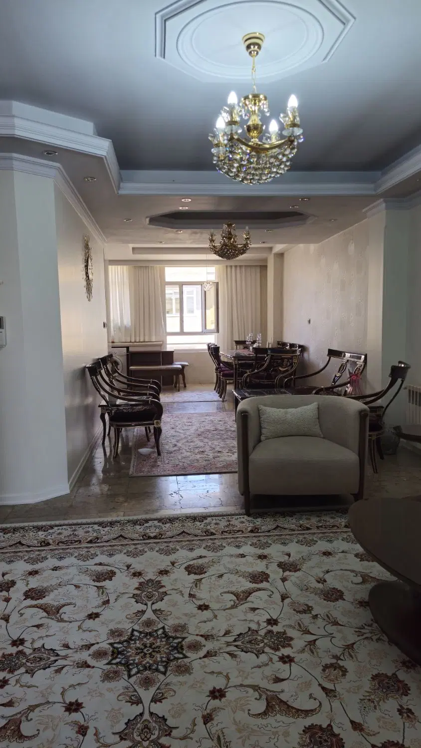 ۹۰ متر سالن پرده خور