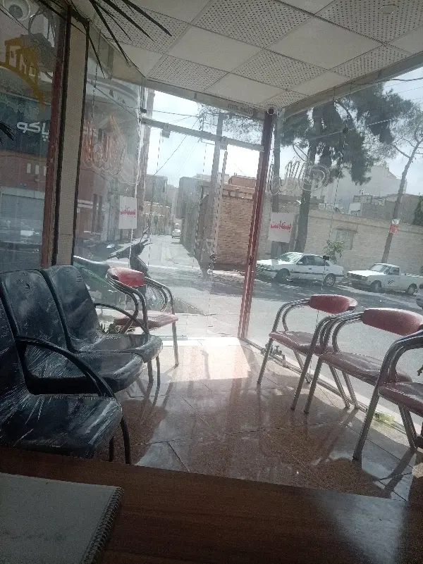 مغازه تجاری دوطبقه  260متر حاشیه 24متری