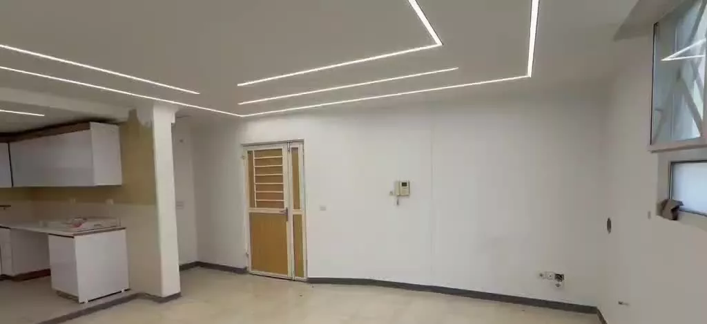 دو خوابه ۱۰۷ متری باهنر
