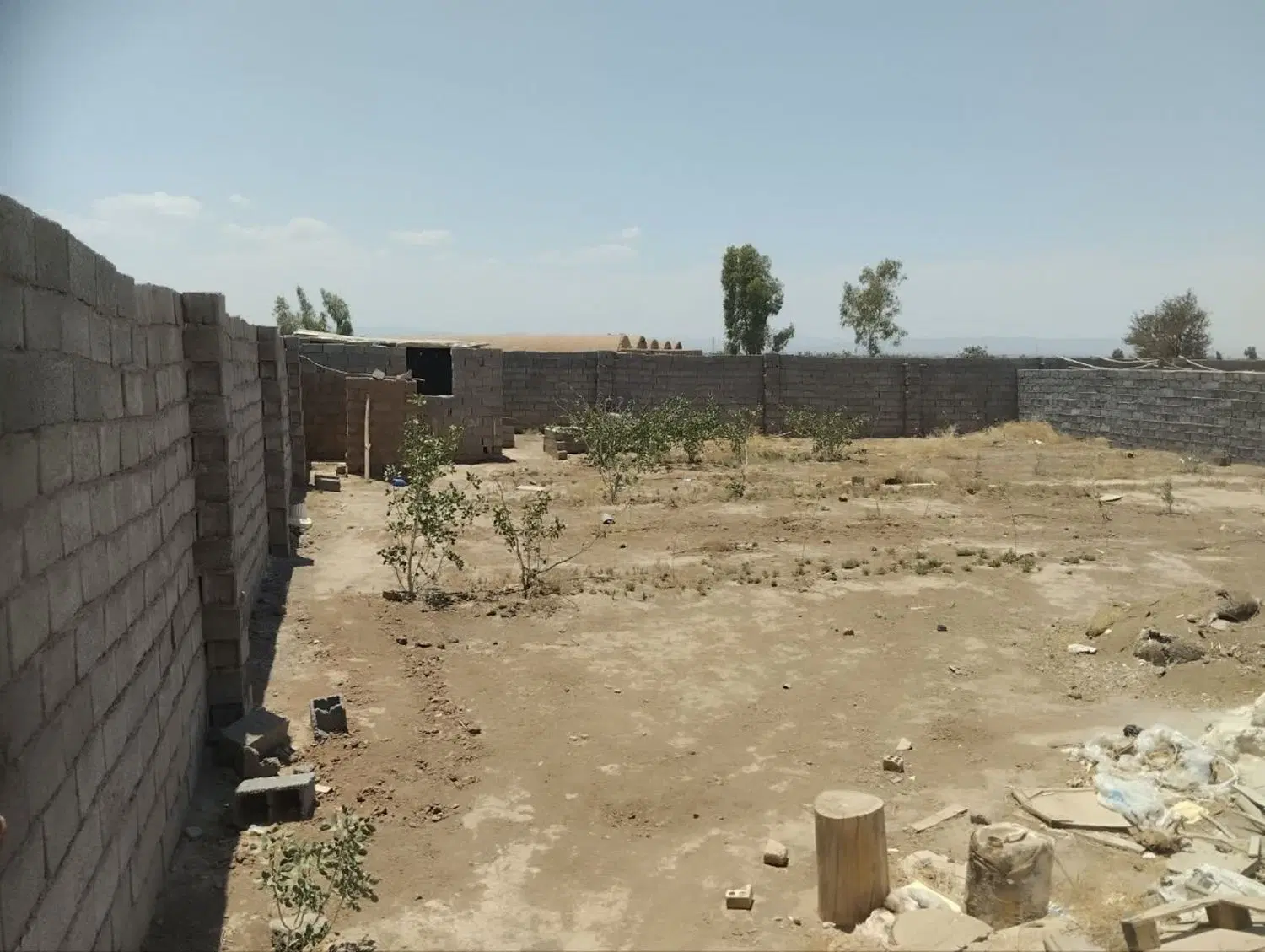 زمین فروشی