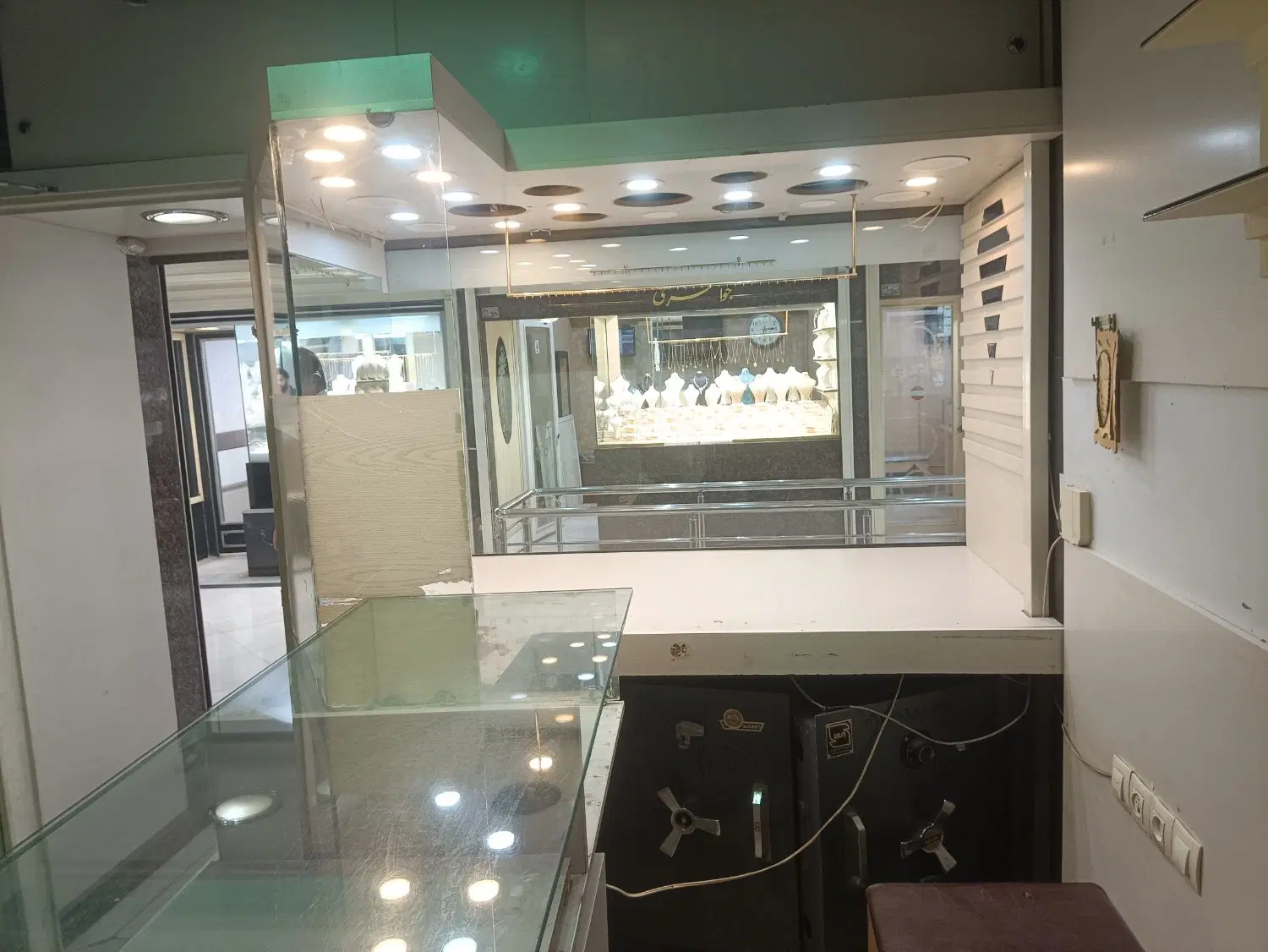 اجاره مغازه طلافروشی بیست متری افسریه پاساژ الماس