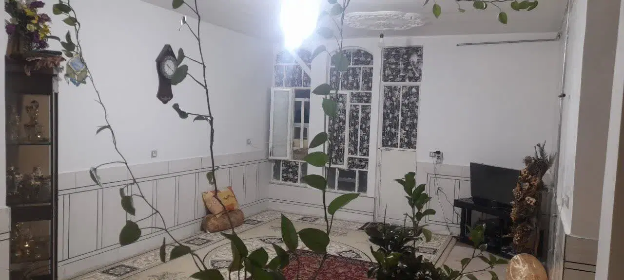 خونه روی همکف دو تا سه نفر