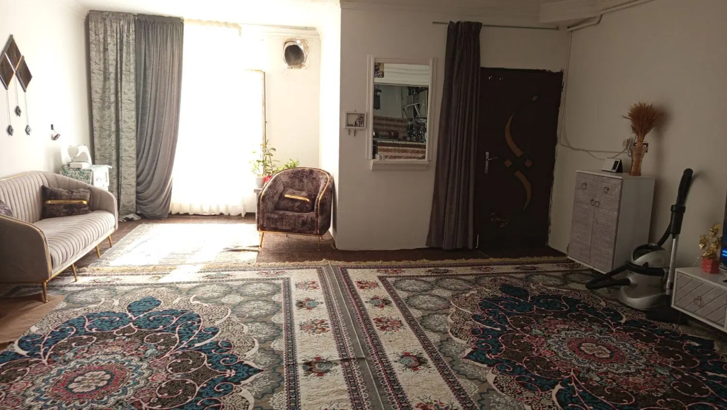 اپارتمان ۹۰متری نوساز بزرگ و دلوا
