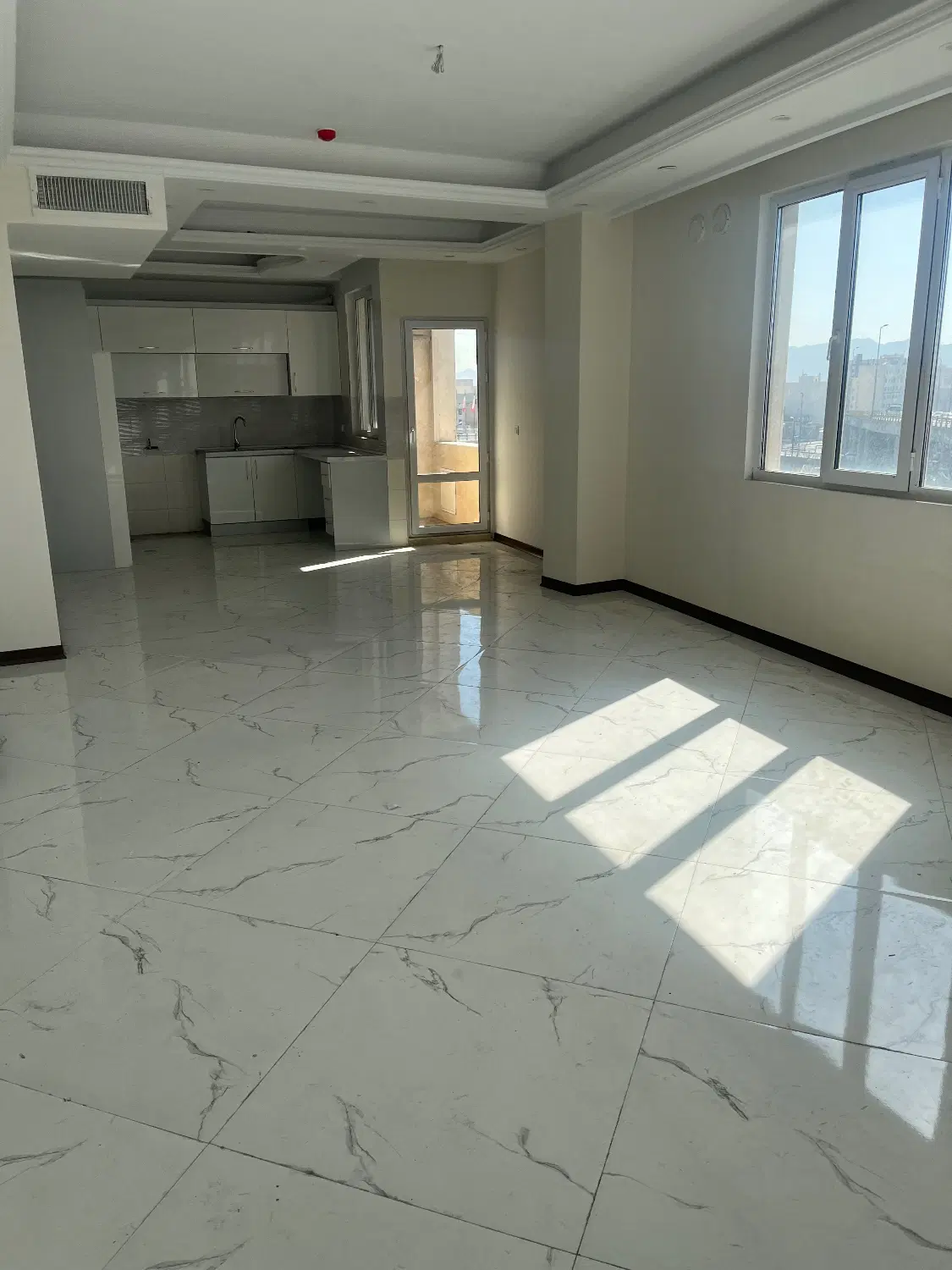 رهن کامل 95 متری فول امکانات