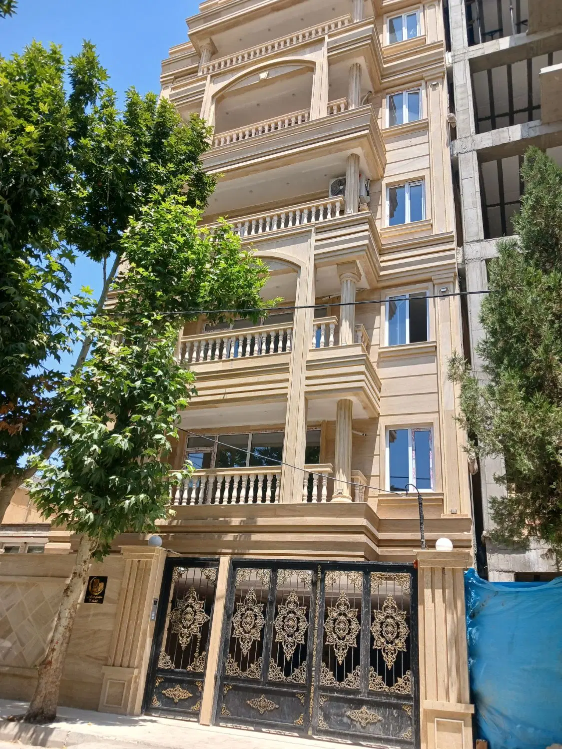 اپارتمان تک واحدی