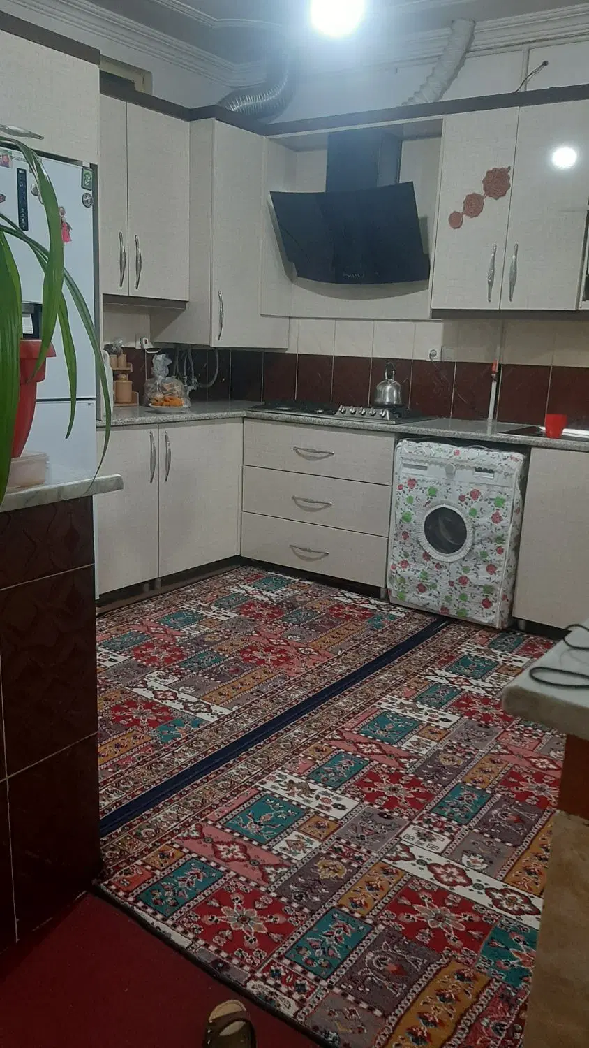ملک فروشی