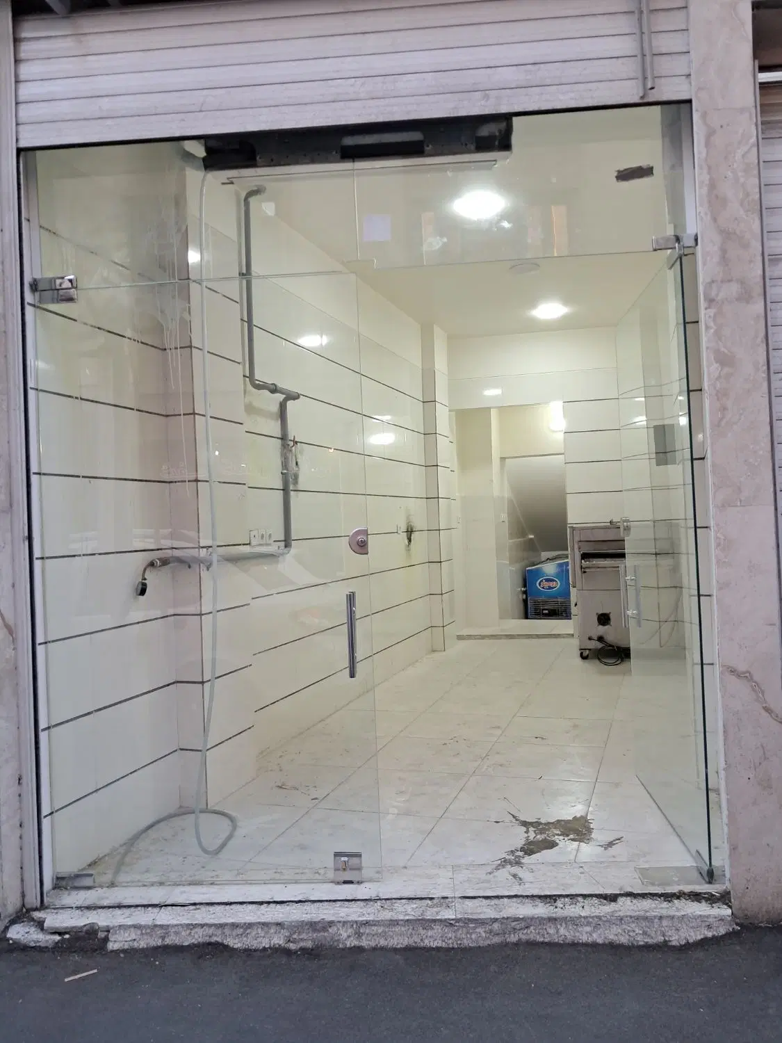 مغازه اجاره مابین استادحسن بناو۱۶متری اول جنوبی