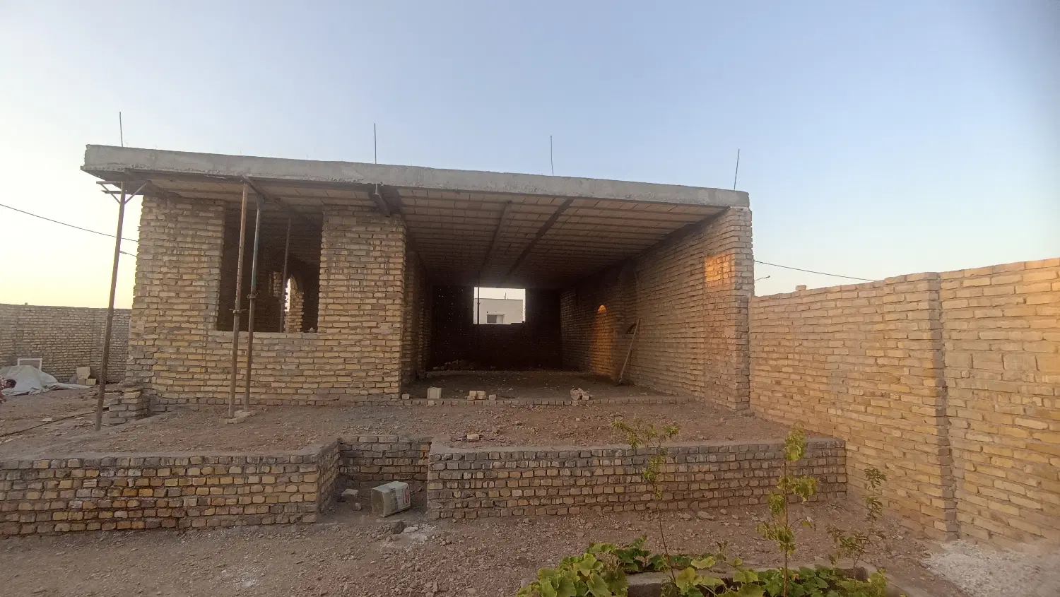 منزل نیمه ساز در روستا