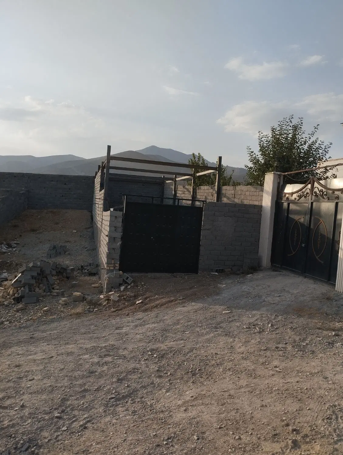 ویلا نیمه کاره ولیرون