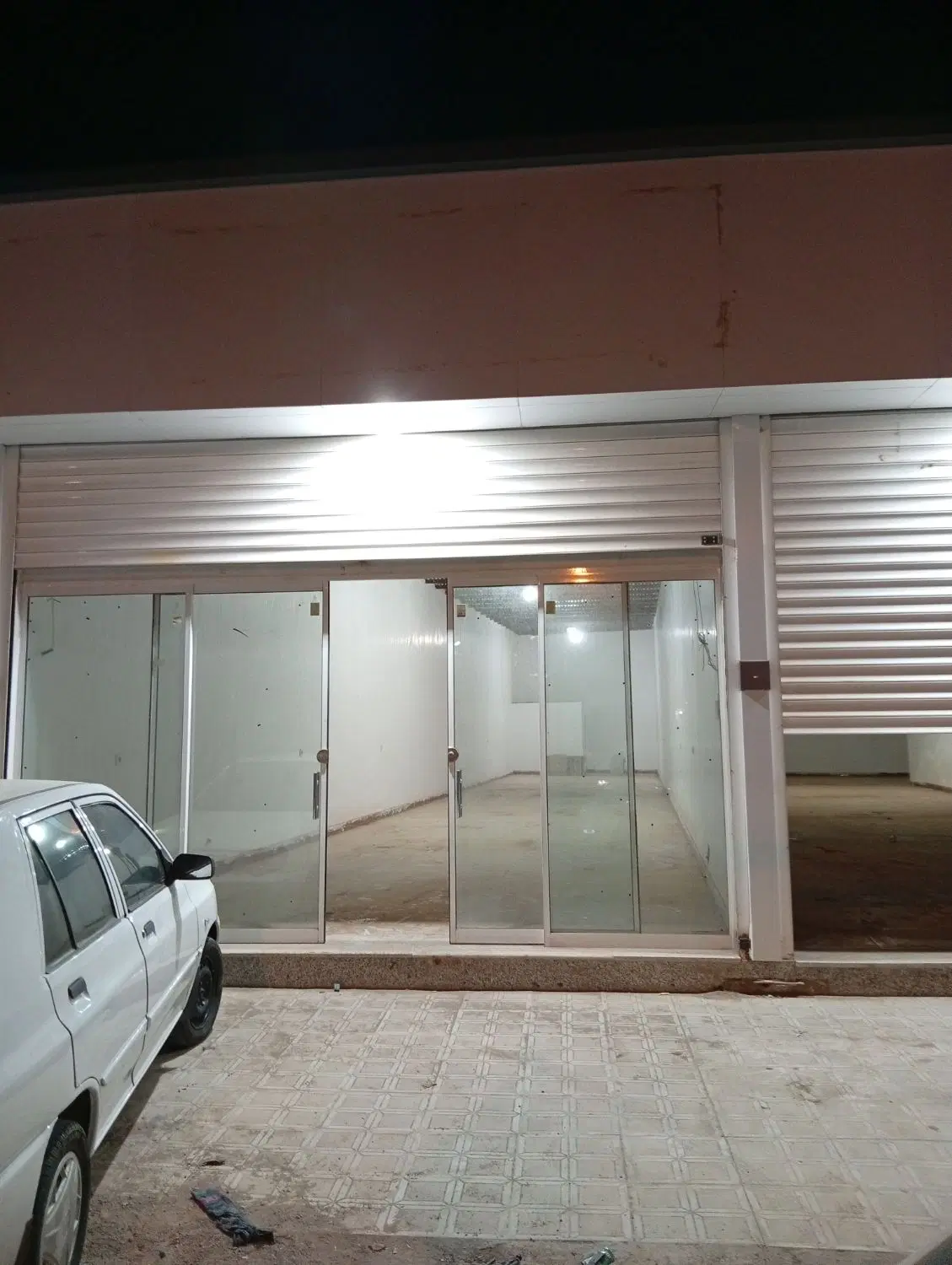 اجاره مغازه ۱۵۰متری در حاجی آباد