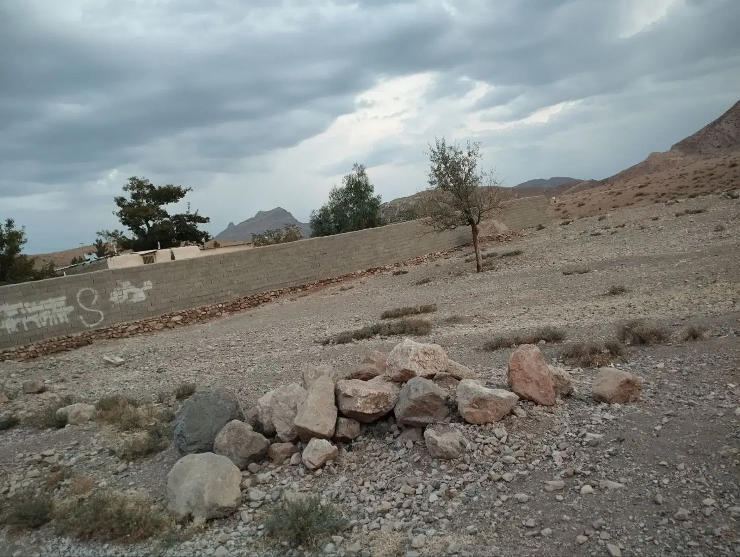 زمین فروشی