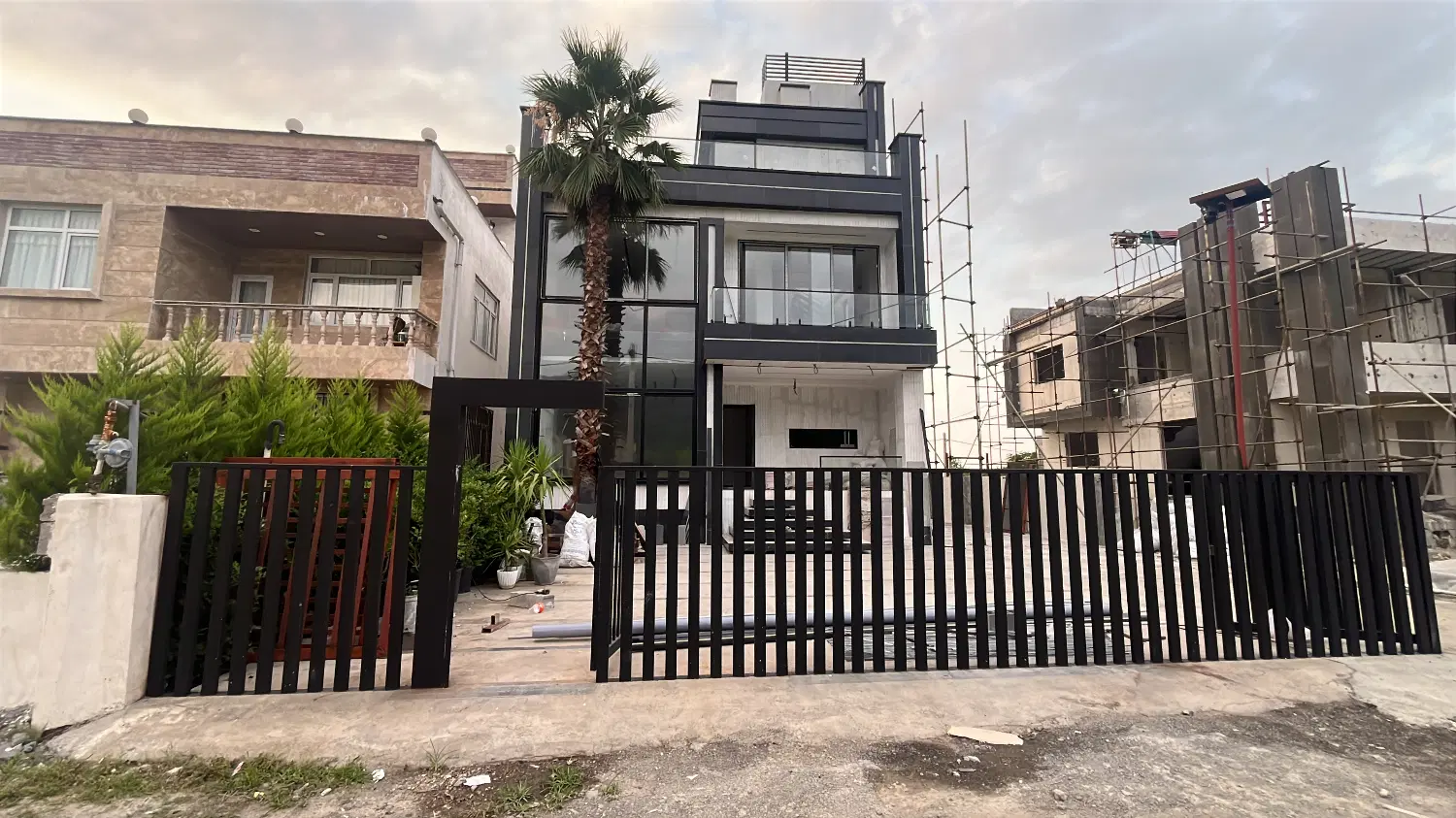 ویلاشهرکی فول ۵۰٪ نقد ۵۰٪معاوضه با زمین یا خودرو