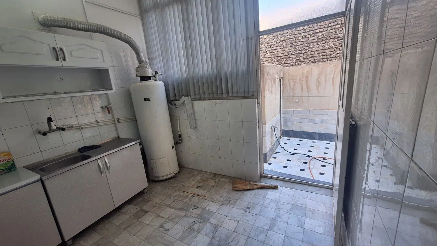 همکف اجاره ای