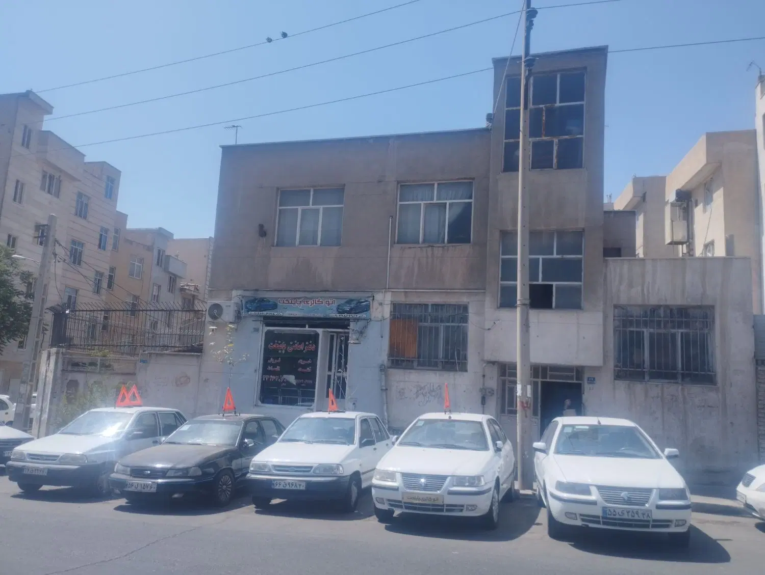 ملک کلنگی سه طبقه مسکونی ۱۷ متر مغازه