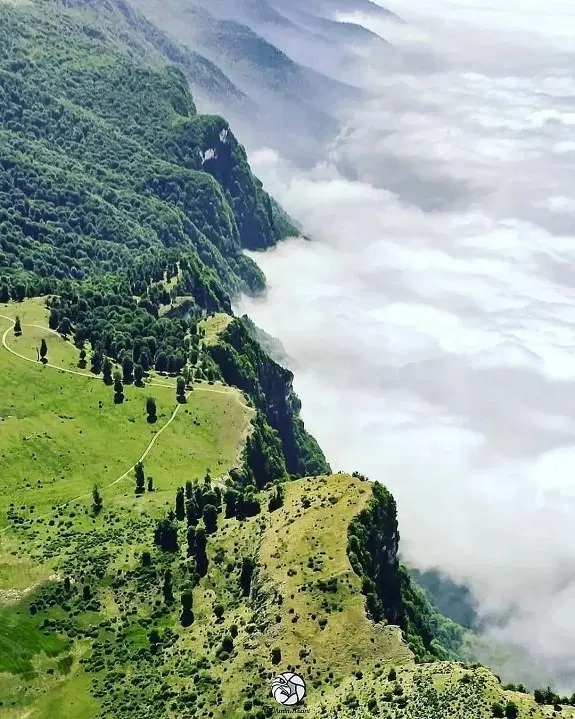 زمین، منطقه زیبا و توریستی جهان نما