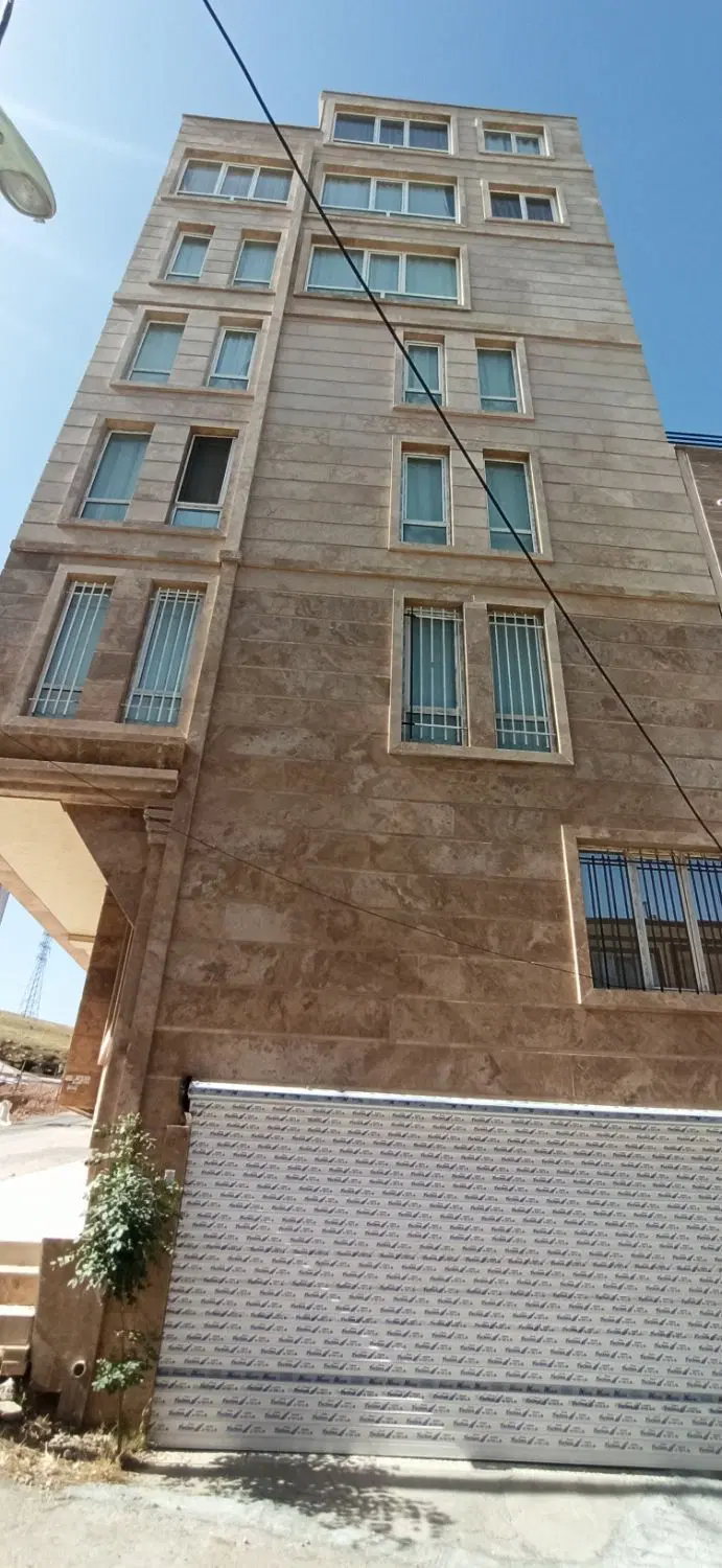 آپارتمان شیک ۱۴۰ متری