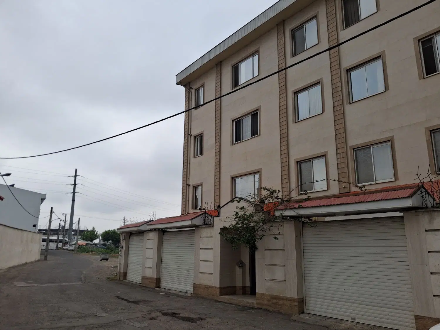 اپارتمان۷۲ سند دار کمربندی خرمشهر  کوچه حاج اکبر