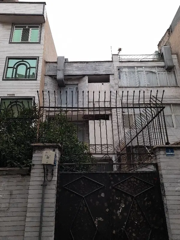 100 متری تسلیحات  قابل سکونت