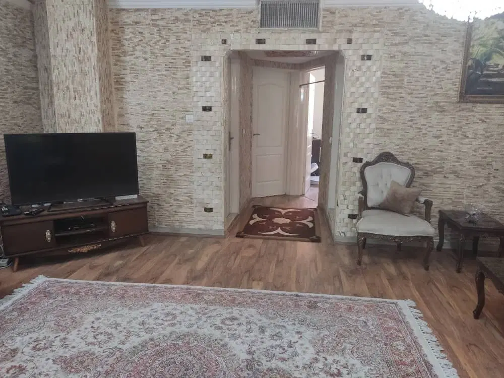 واحد ۹۴ متری مترو صادقیه