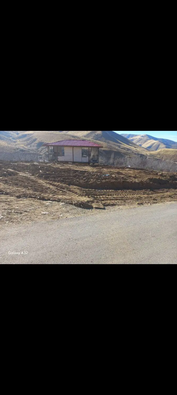 حدود700مترزمین روستای قاسم آباد خنداب بر آسفالت