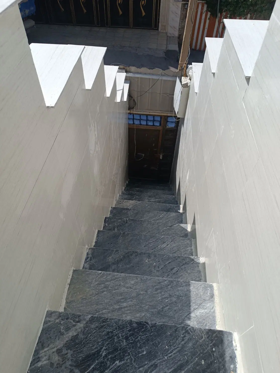 اجاره طبقه بالا ناصرخسرو بلوار نادمی فرزانگان3
