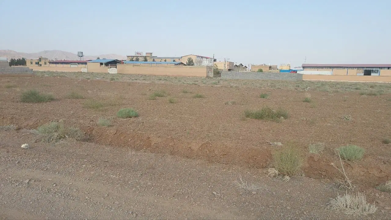 زمین چسبیده به شهرک صنعتی