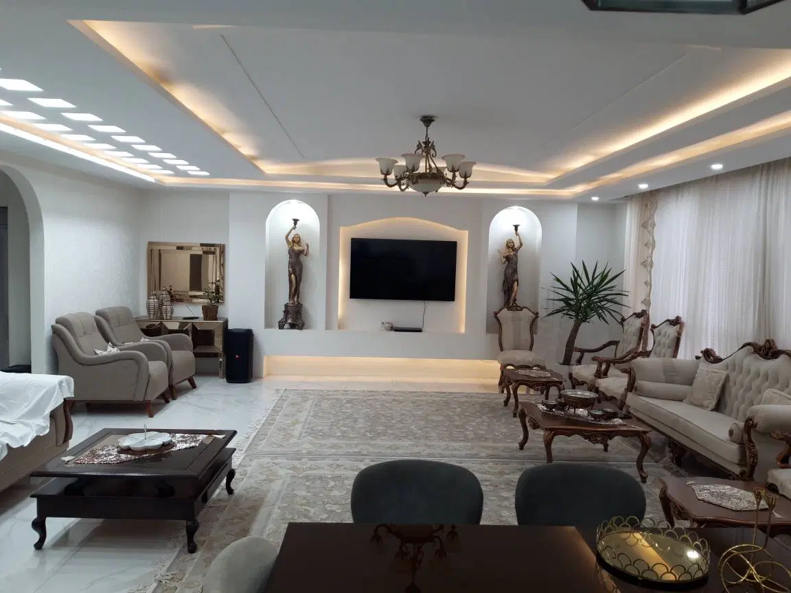 رهن آپارتمان ۱۱۰متری فول دارای روف گاردن