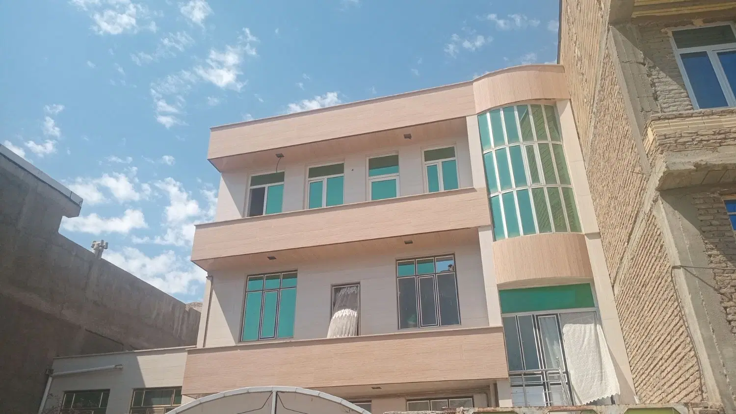 فروش ساختمان سه طبقه کوی قره ورن