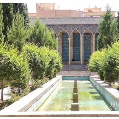 فروش یک واحد آپارتمان جنب آرامگاه صائب