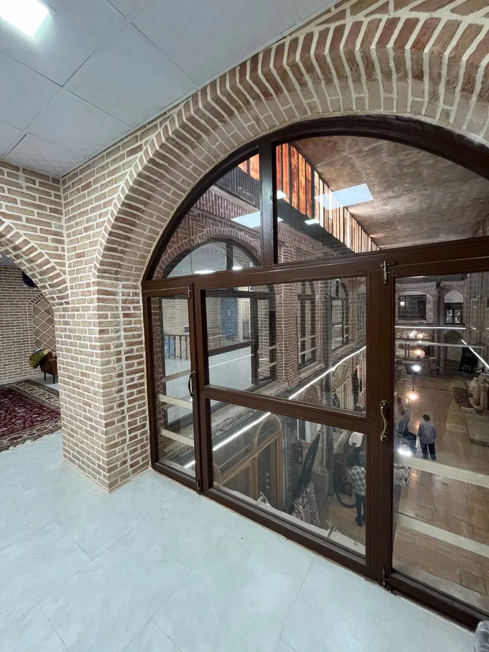 مغازه در بازار سرپوشیده تبریز