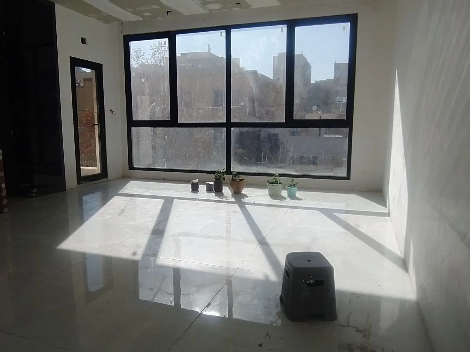 ۱۸۰متر آپارتمان لاکچری سه نبش لادن