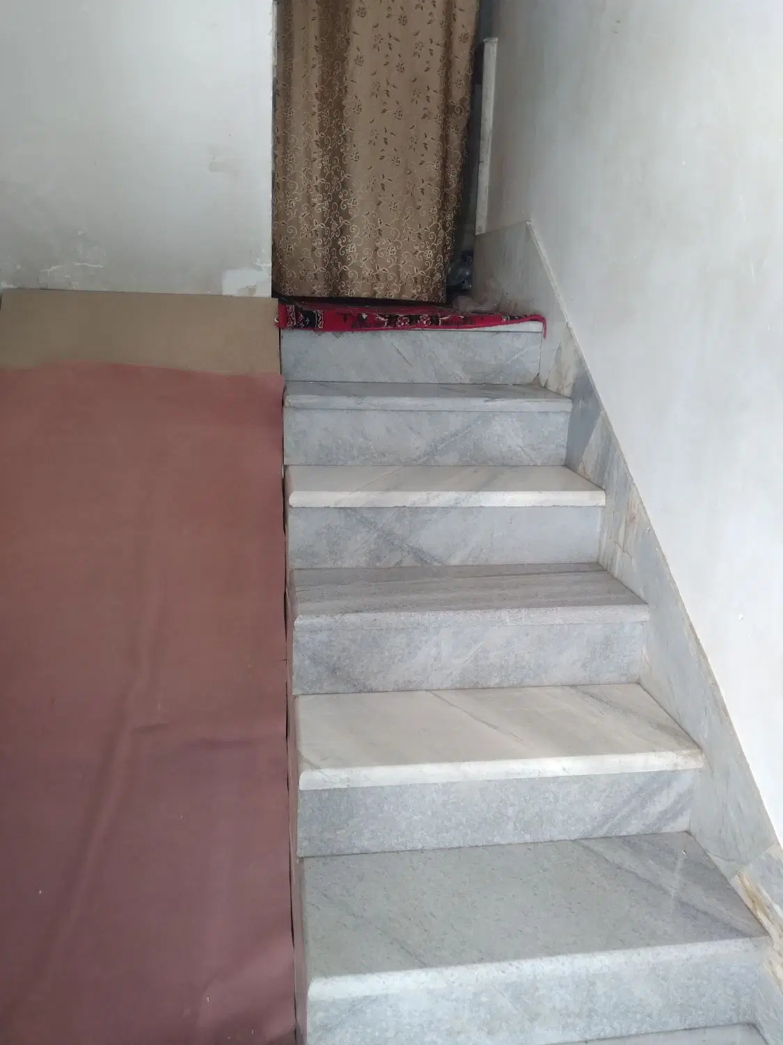 خونه ویلایی دربست سالنی
