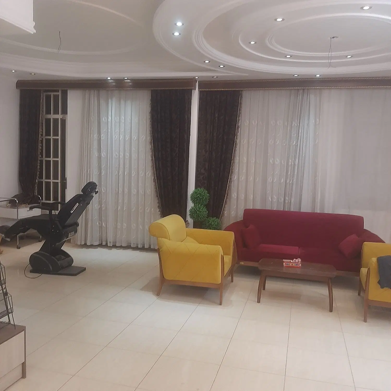 طبقه اول میدان باهنر۱۲۰متر