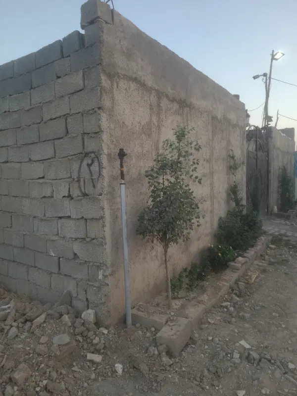 چهار دیواری دارای آب برق گاز