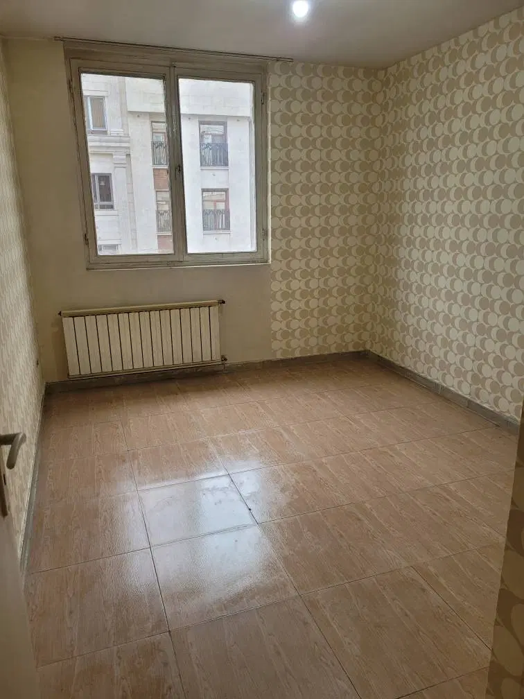 ۷۵متر فول تکواحدی غرق نور برخیابان اصلی