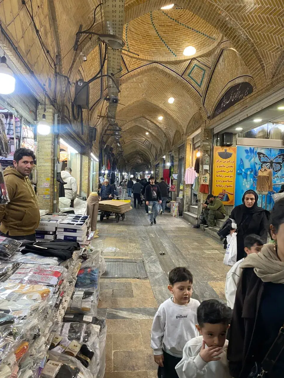 مغازه ۱۱ متر بازار( بر راسته اصلی)