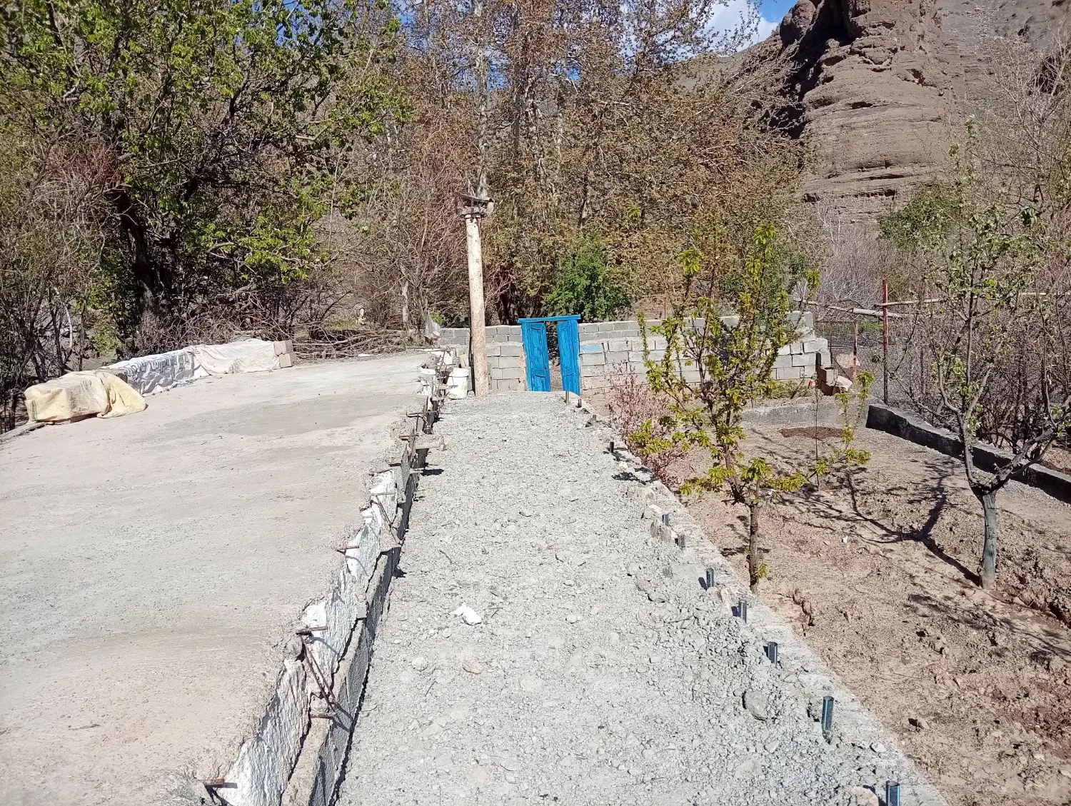 باغ روستای ساروق تقریبا ۳۰۰متر