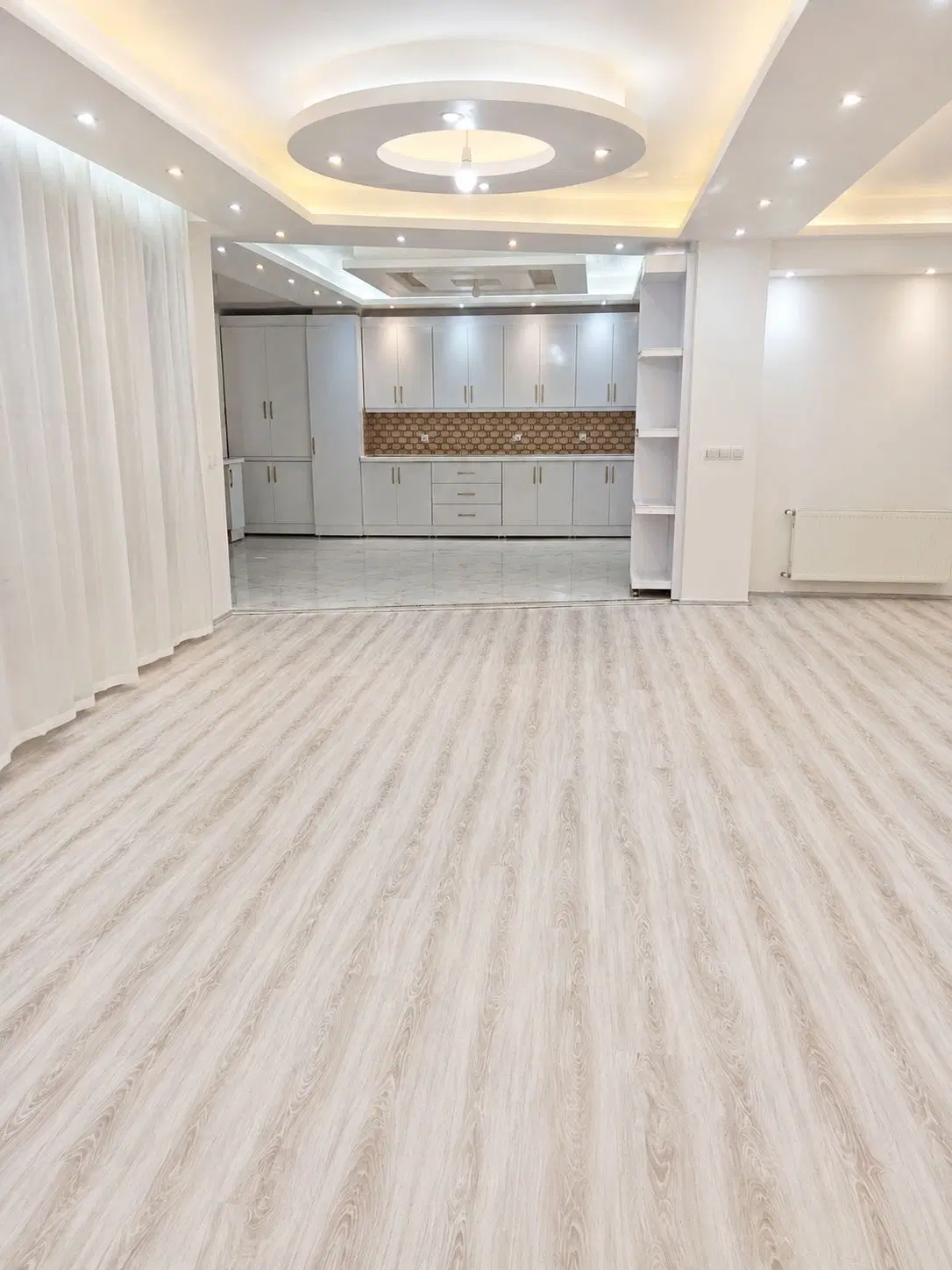 فروش یکجای ساختمان 5طبقه انتهای بلوارولیعصر