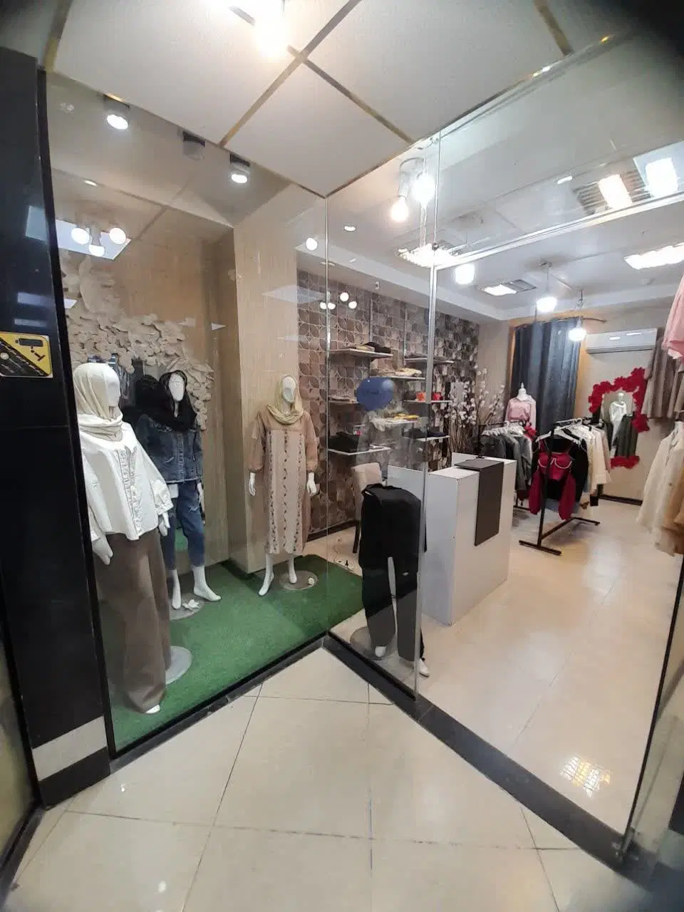 اجاره مغازه بیست و دو متری  همکف