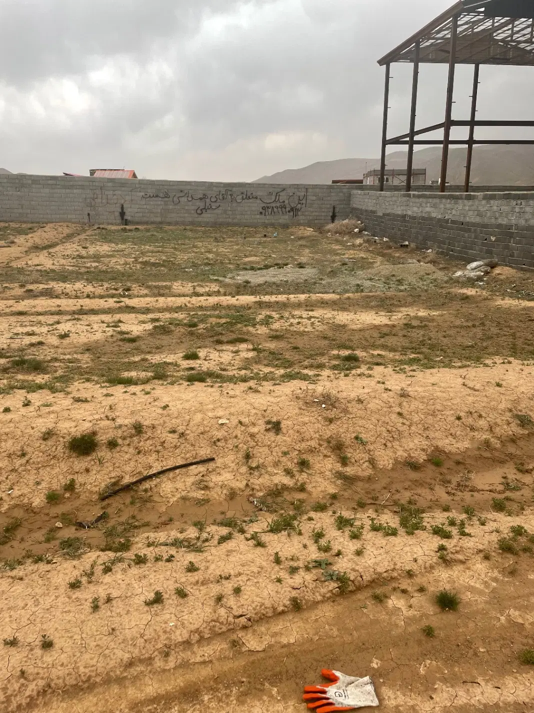 ۳۰۰ متر زمین قابل ساخت