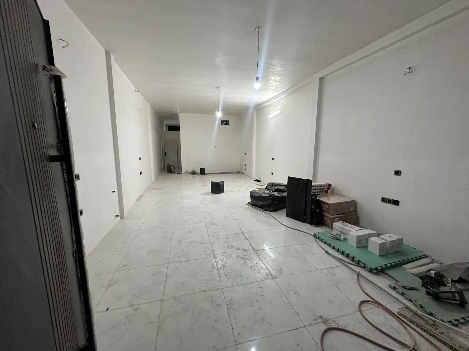 اجاره و رهن کامل ۱۳۰ متری با پارکینگ