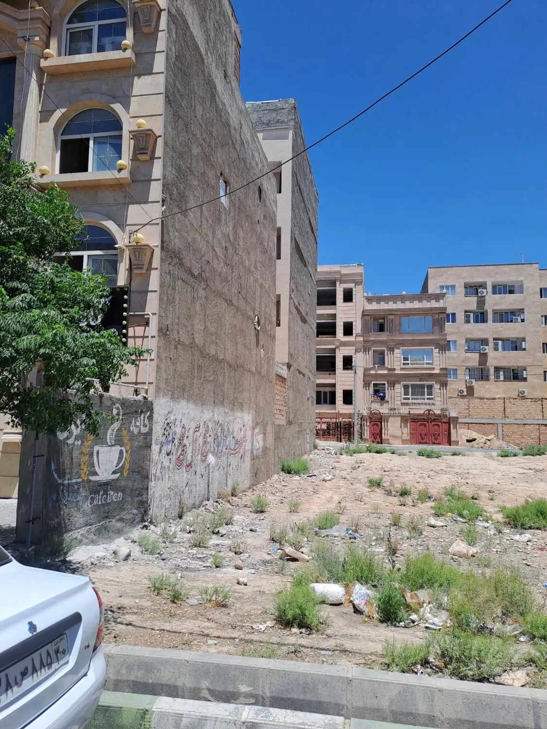 ۱۶۸ متر زمین با کاربری و سند تمام تجاری‌
