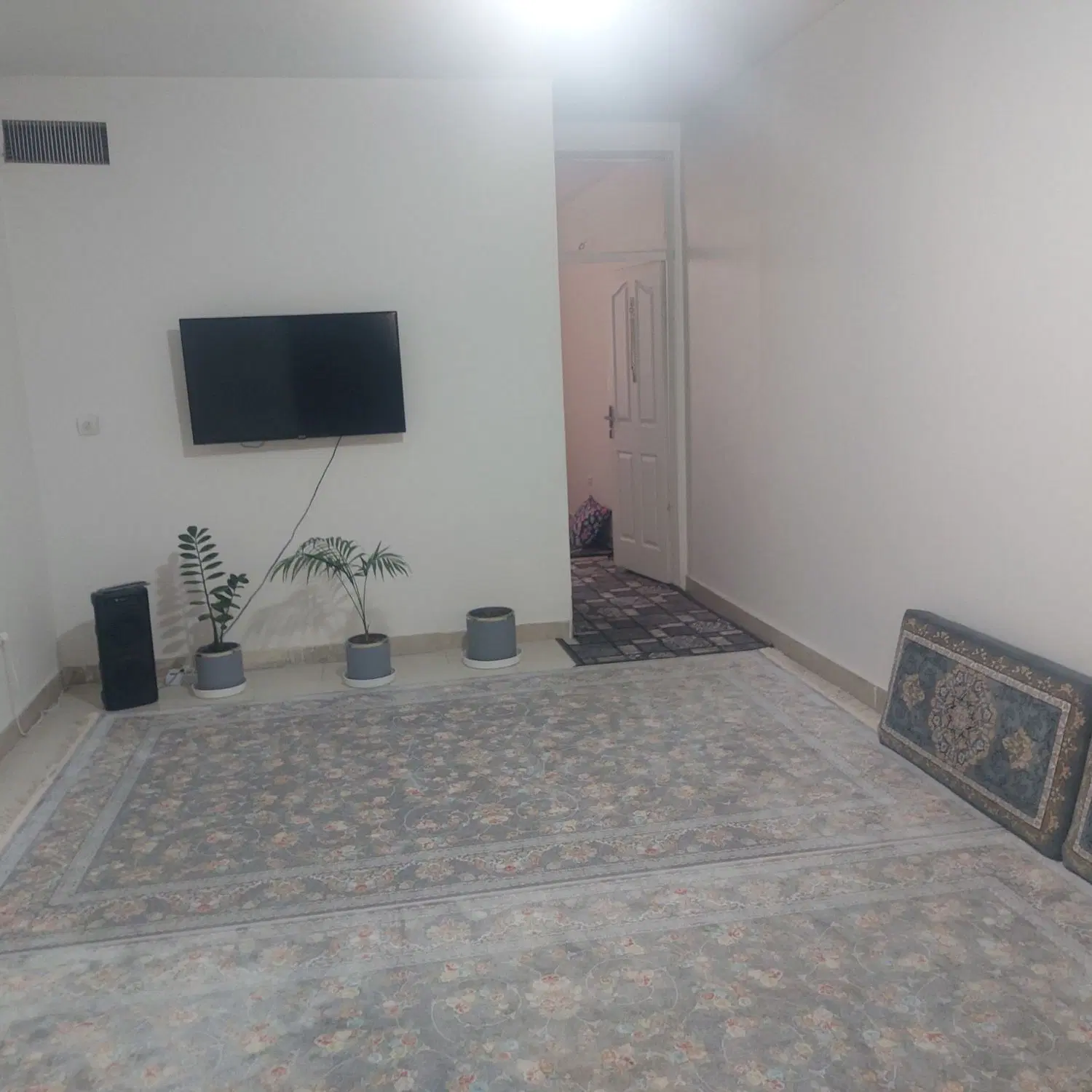 واحد ۶۵ متری حصارک پایین استاد شهریار