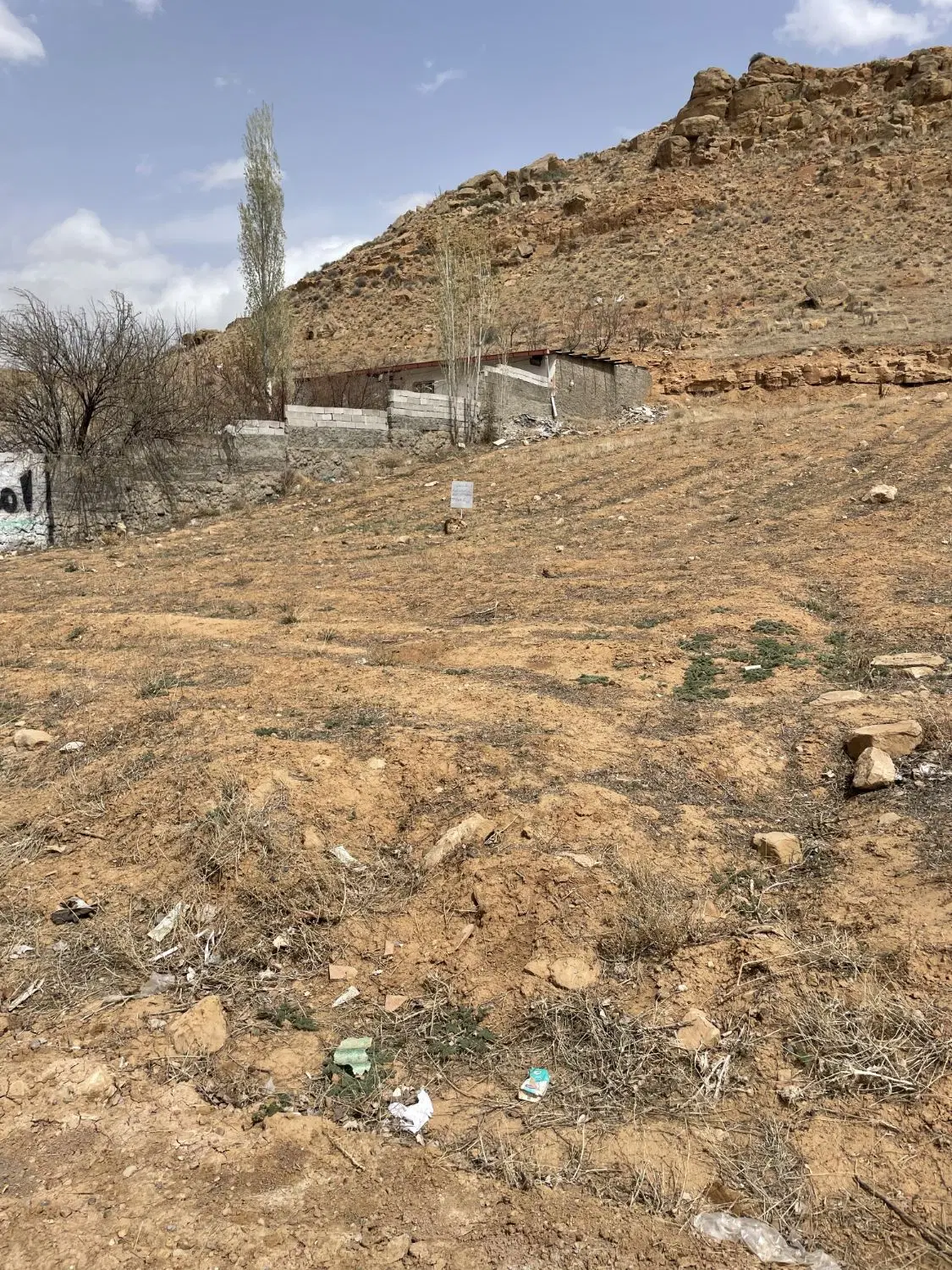 زمین ۱۰۰۰ متری بر جاده آرپادرسی